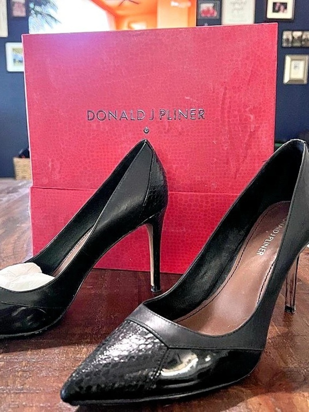 Donald J Pliner Perri-06 Black Leather Pointed Toe Pumps US 9.5